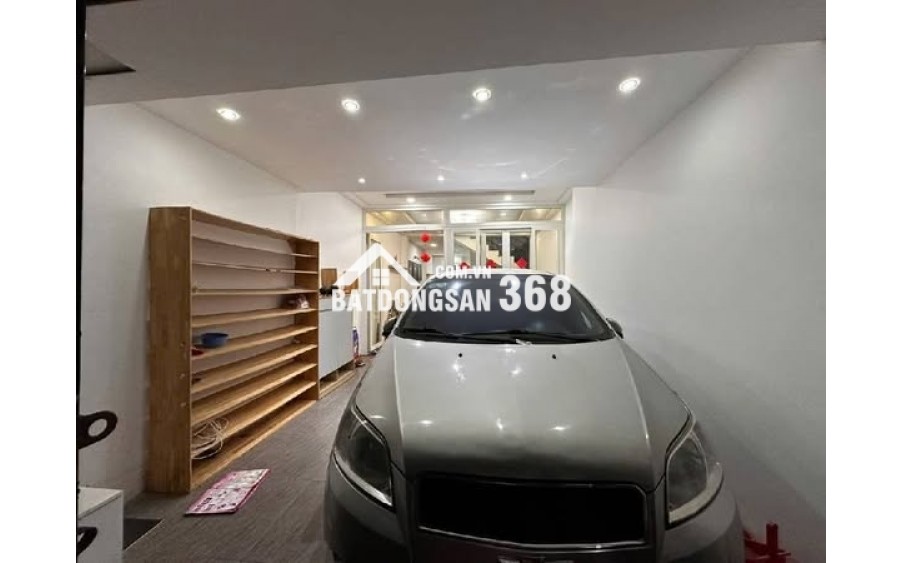 QUẬN 7 - HẺM Lê Thị chợ - Ô TÔ 7 CHỖ NGỦ TRONG NHÀ - 2 TẦNG BTCT Nhỉnh 7 đồng 
- Diện tích : Ngang 4m Dài 15m. Vuông vức - Hiện trạng : Nhà 2 tầng