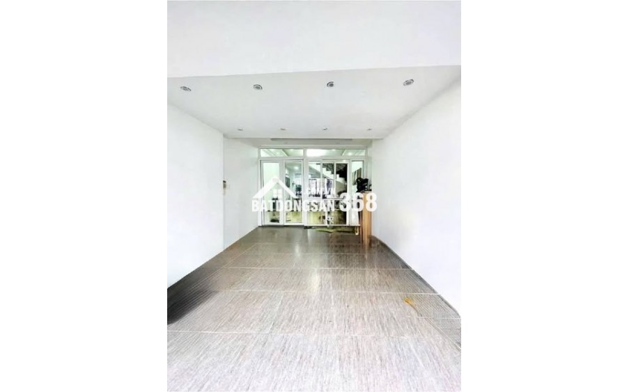 QUẬN 7 - HẺM Lê Thị chợ - Ô TÔ 7 CHỖ NGỦ TRONG NHÀ - 2 TẦNG BTCT Nhỉnh 7 đồng 
- Diện tích : Ngang 4m Dài 15m. Vuông vức - Hiện trạng : Nhà 2 tầng