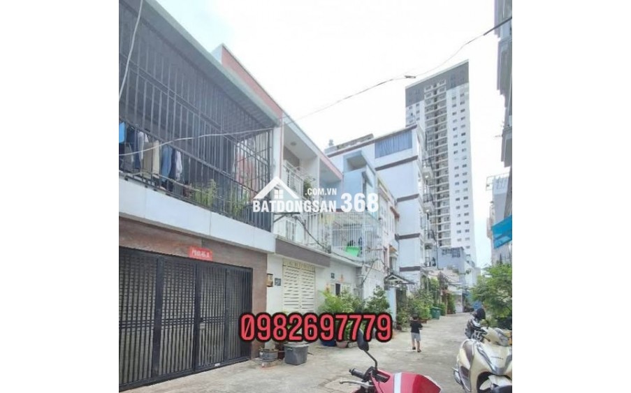 QUẬN 7 - HẺM Lê Thị chợ - Ô TÔ 7 CHỖ NGỦ TRONG NHÀ - 2 TẦNG BTCT Nhỉnh 7 đồng 
- Diện tích : Ngang 4m Dài 15m. Vuông vức - Hiện trạng : Nhà 2 tầng