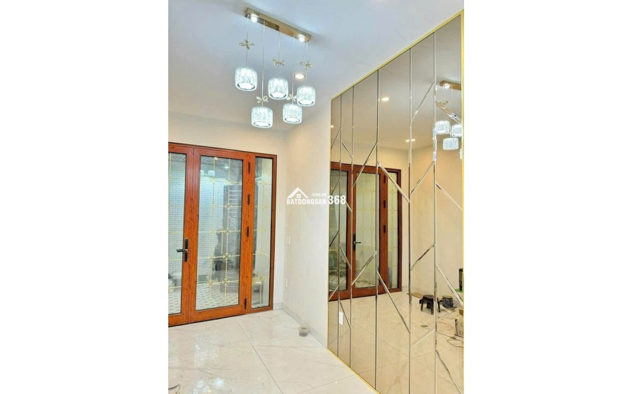 Bán nhà Lê Lợi,HĐ HN,kinh doanh , ô tô, thang máy,wiu đẹp , dt39m2,giá 9 ty