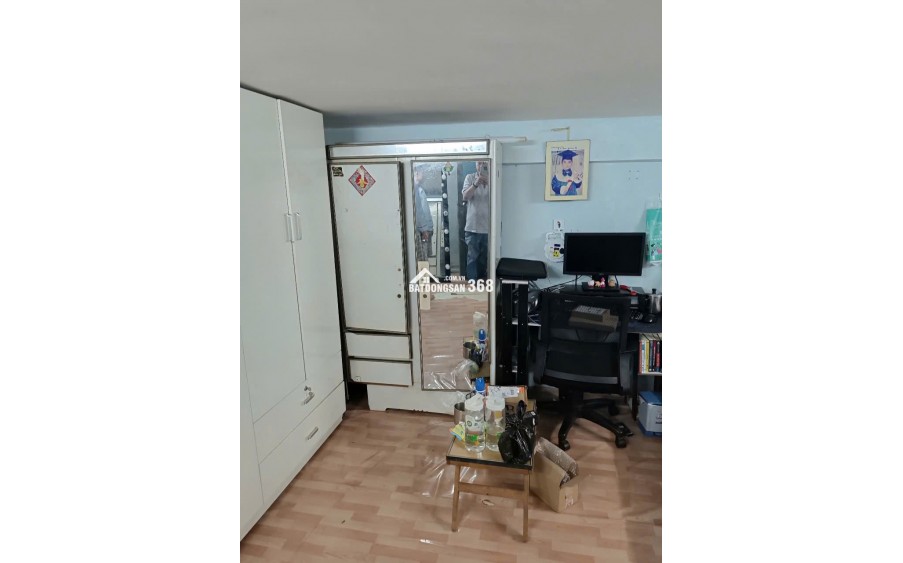 Cần bán căn hộ trung tâm quận 5 giá chỉ 2,4 tỷ