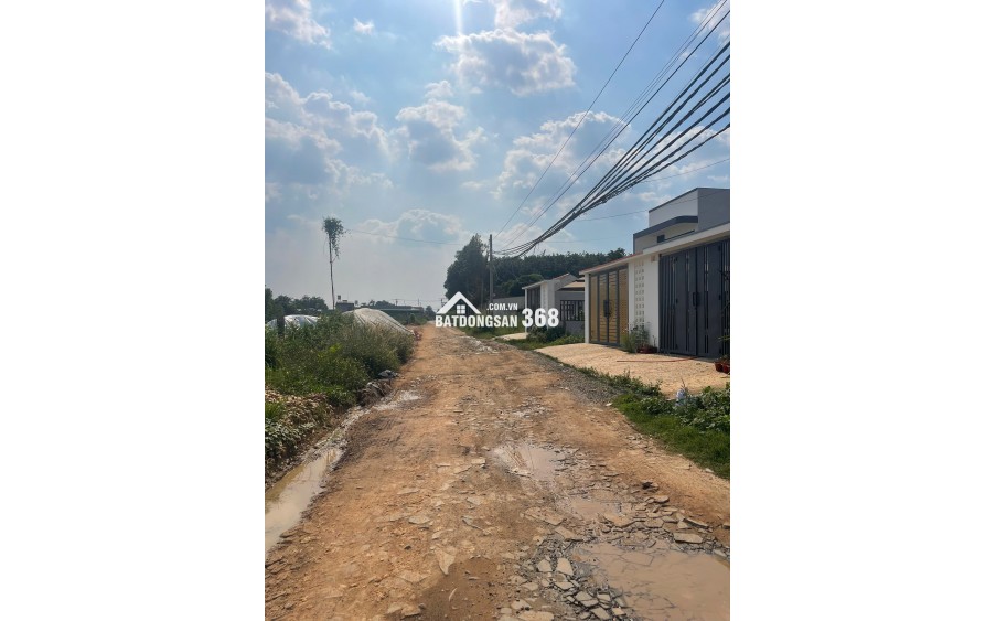 Bán đất mặt tiền Quảng Tiến 27, giá 1,25 tỷ, cách chợ Trà Cổ 1km