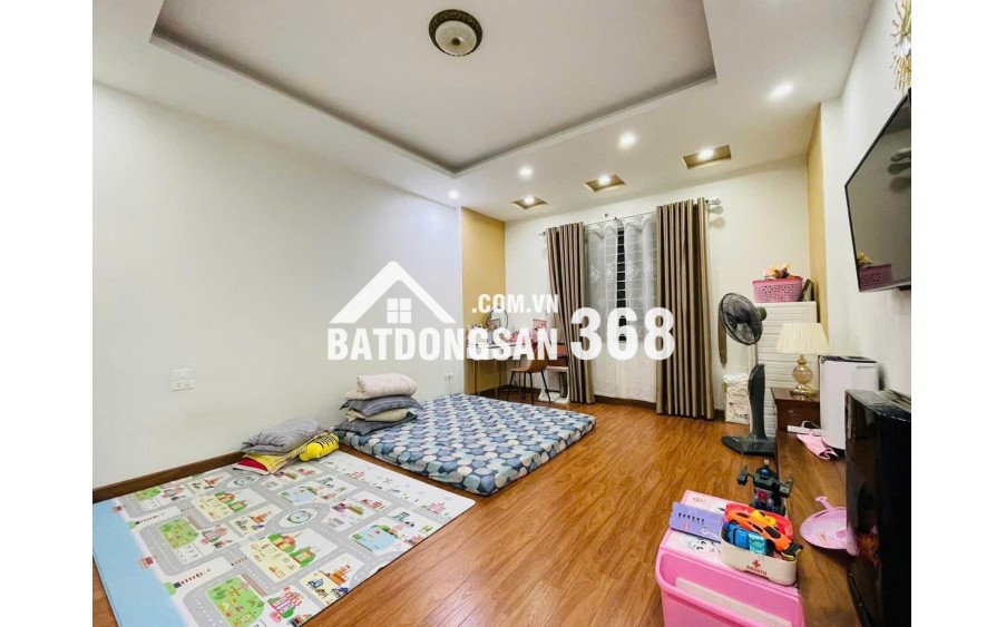 GIA ĐÌNH CẦN BÁN 98M2, 5 TẦNG, GIÁ 20 TỶ. HOÀNG VĂN THÁI, THANH XUÂN
