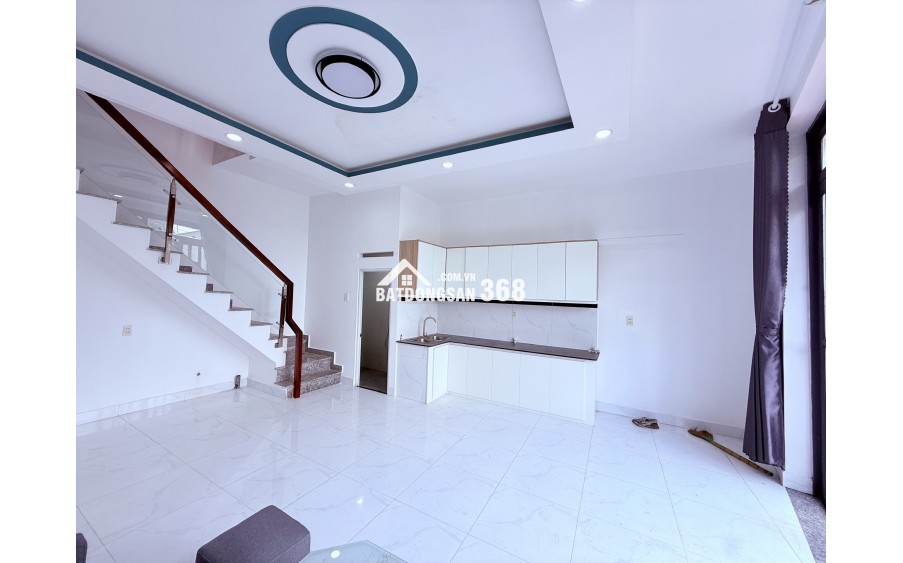 NHÀ ĐẸP HỐC MÔN , GẦN CHỢ , KCN GIÁ HƠN 700TR Sổ hồng riêng