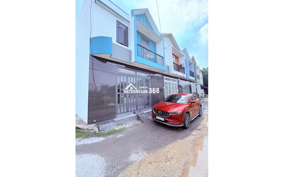 NHÀ ĐẸP HỐC MÔN , GẦN CHỢ , KCN GIÁ HƠN 700TR Sổ hồng riêng