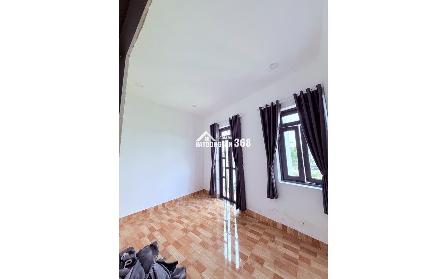NHÀ ĐẸP HỐC MÔN , GẦN CHỢ , KCN GIÁ HƠN 700TR Sổ hồng riêng