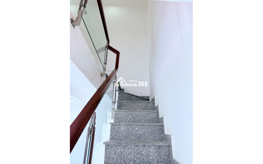 NHÀ ĐẸP HỐC MÔN , GẦN CHỢ , KCN GIÁ HƠN 700TR Sổ hồng riêng