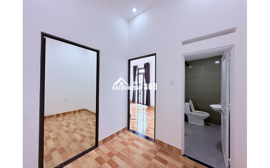 NHÀ ĐẸP HỐC MÔN , GẦN CHỢ , KCN GIÁ HƠN 700TR Sổ hồng riêng