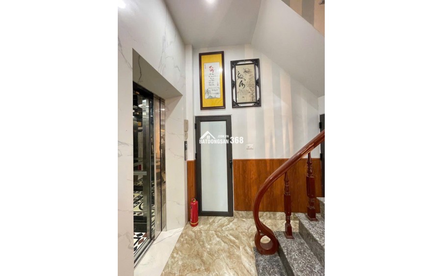 BÁN NHÀ HOÀNG ĐẠO THÀNH- Ô TÔ TẢI ĐỖ CỬA - THANG MÁY - NHÀ ĐẸP FULL NỘI THẤT 35m giá chỉnh 10 tỷ