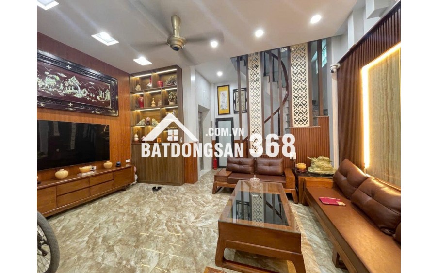BÁN NHÀ HOÀNG ĐẠO THÀNH- Ô TÔ TẢI ĐỖ CỬA - THANG MÁY - NHÀ ĐẸP FULL NỘI THẤT 35m giá chỉnh 10 tỷ