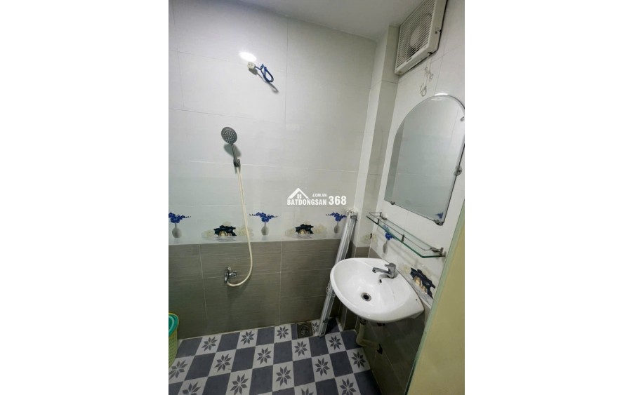 BÁN NHÀ TẠI TRUNG TÂM QUẬN 1, HẺM 3M NGUYỄN VĂN CỪ, P. CẦU KHO, QUẬN 1
