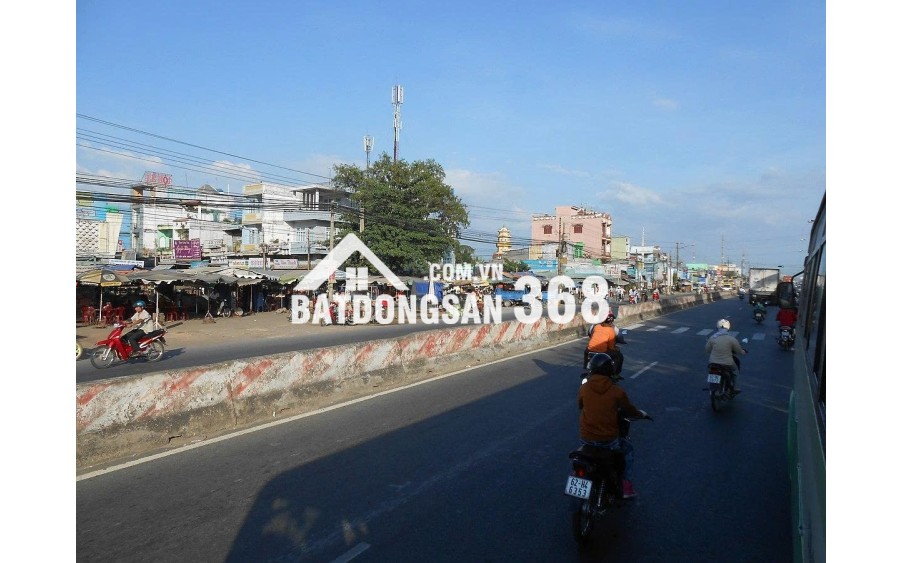 Đất Mặt Tiền, Ngay Trung Tâm Thị Trấn Bến Lức,, Lộ Giới 12m Chỉ 2,6 tỷ Full Thổ Cư.