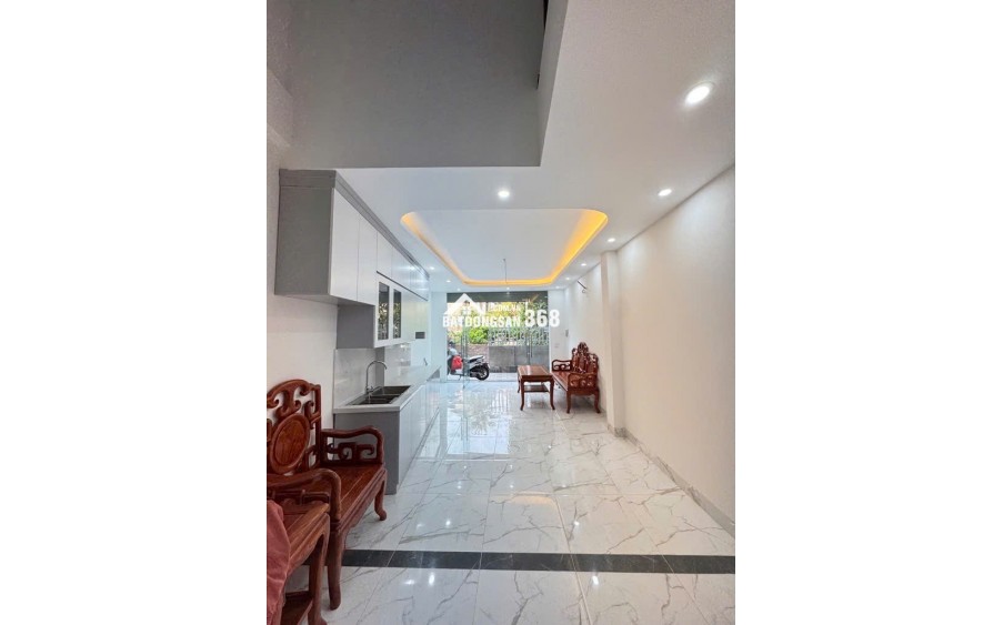 Bay Nhanh - Chủ hạ sốc 500tr!!! Nhà cực đẹp - Đối diện Aeon Mall - 36m2 - chỉ 5.7 tỷ