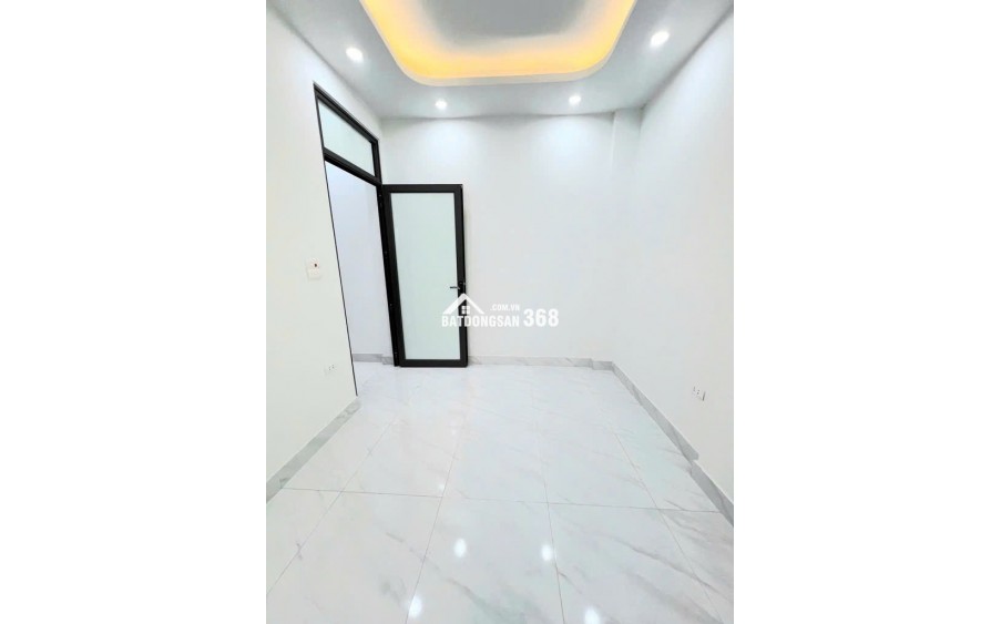 Bán Nhà Tân Mai Ô Tô Đỗ Cửa 45m 2 Tầng 3 Ngủ Giá 4.28 Tỷ Sổ Đỏ Chính Chủ