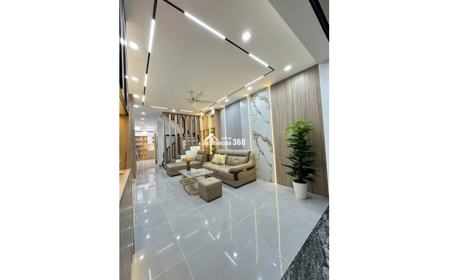Siêu phẩm lô góc Nguyên Đúc Cảnh ,Hoàng Mai,1 nhà ra phố,thang máy,sân trươc nhà rộng,nội thât cao cấp