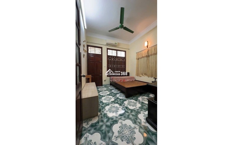 Gấp Cần bán nhà Nguyễn Khang 30m2 4 tầng full công năng - Oto đỗ cửa - Kinh doanh - Giá Nhỉnh 9T