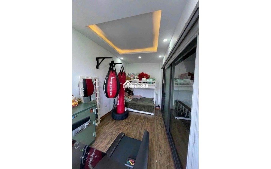 Cực HotNhà mặt phố Cù Chính Lan  6 tầng full công năng - oto kinh doanh sầm uất - Giá gần 11T