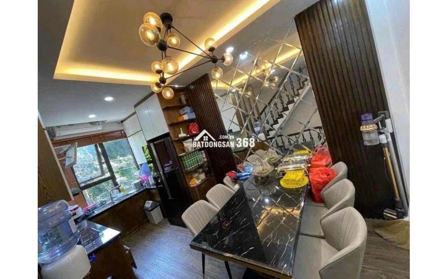 Cực HotNhà mặt phố Cù Chính Lan  6 tầng full công năng - oto kinh doanh sầm uất - Giá gần 11T