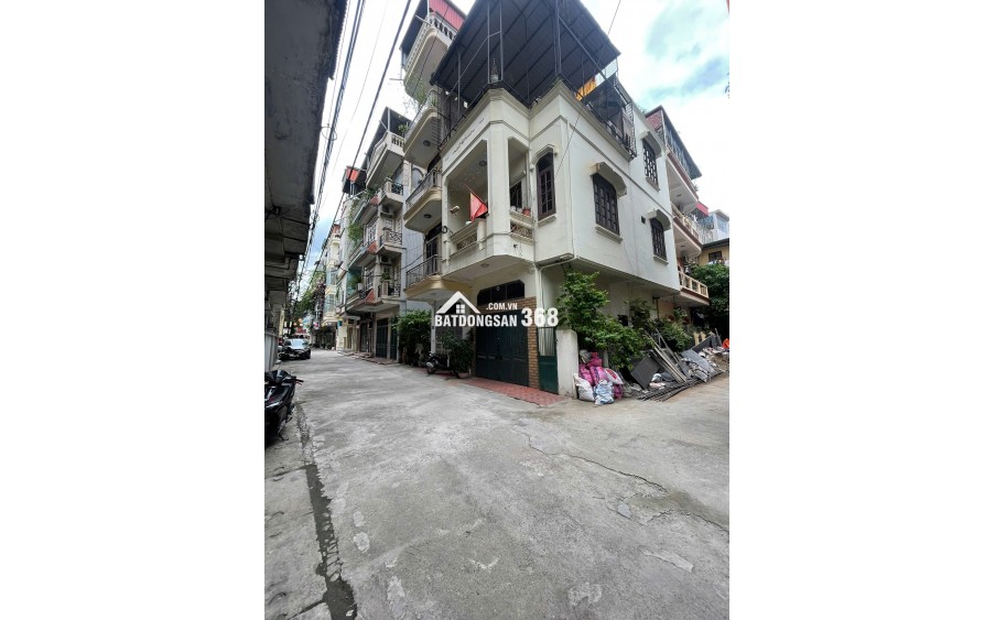 NHỈNH 10 TỶ- nhà Phân Lô MINH KHAI, Hai Bà Trưng, lô góc, Ô tô vào nhà.