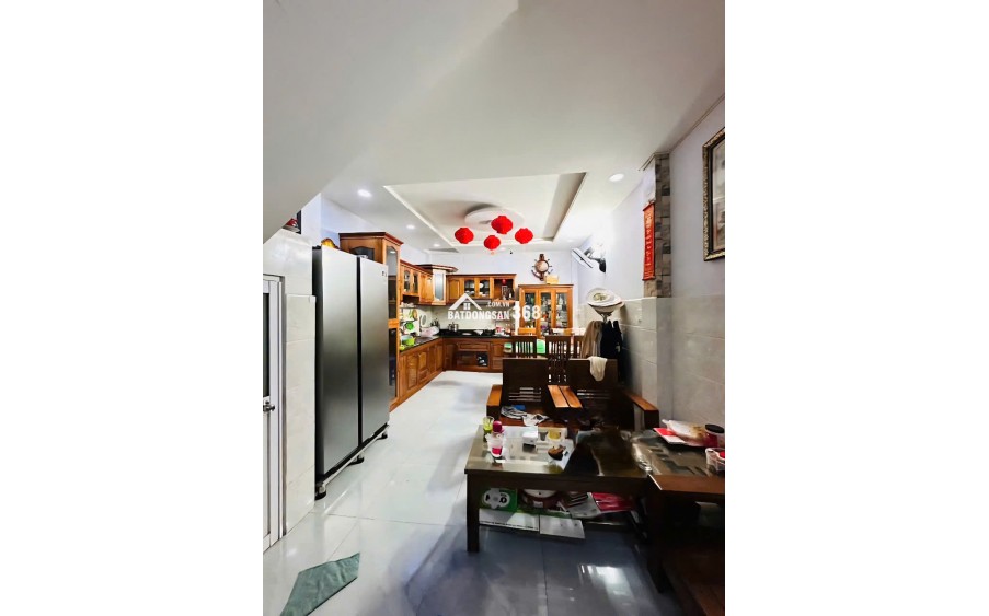 NGỠ KHÔNG CÓ NHÀ 4 TẦNG, NHỈNH 7 TỶ
AI NGỜ CÓ CĂN QUÁ ĐẸP, HXH, GẦN NGÃ 4 ÂU CƠ vs LẠC LONG QUÂN (TB).