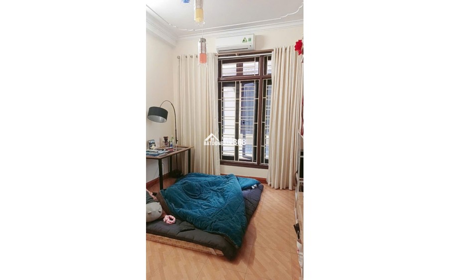 Ô TÔ ĐỖ CỬA - 3 MẶT THOÁNG - CỰC GẦN NGOẠI GIAO ĐOÀN.