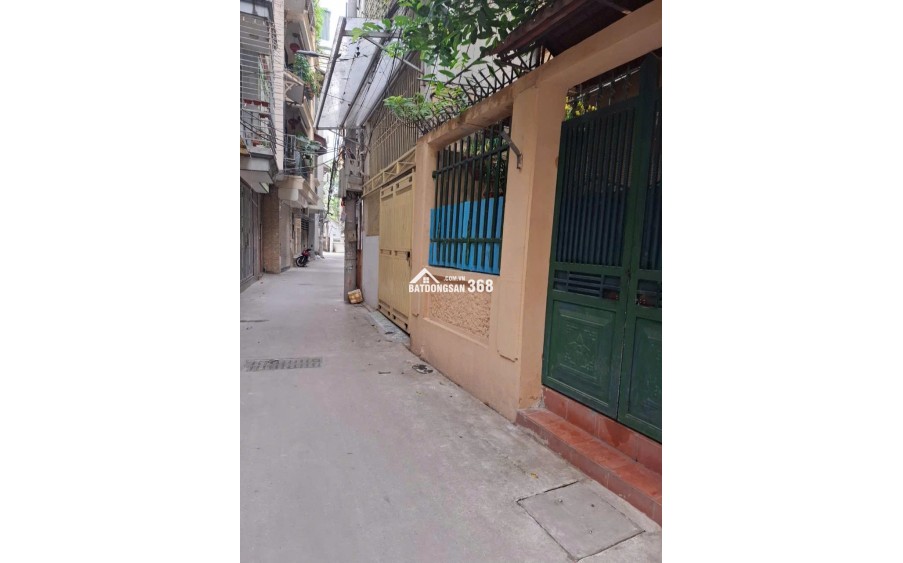 Ô TÔ ĐỖ CỬA - 3 MẶT THOÁNG - CỰC GẦN NGOẠI GIAO ĐOÀN.