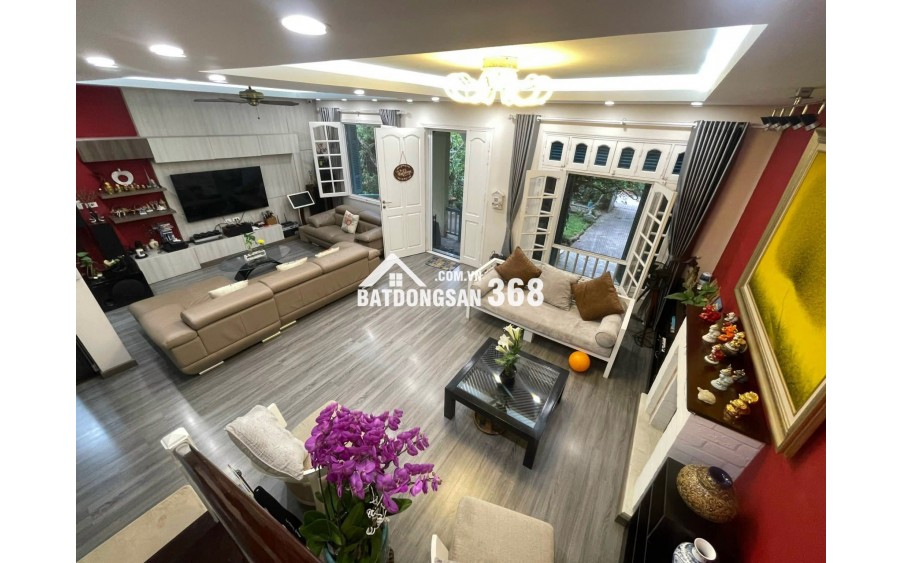  BÁN BIỆT THỰ SÂN VƯỜN NGỌC THỤY – TRUNG TÂM LONG BIÊN 
 Diện tích đất: 378m² – Diện tích sử dụng: 428m²
 Mặt tiền rộng: 11m – 2 mặt ngõ