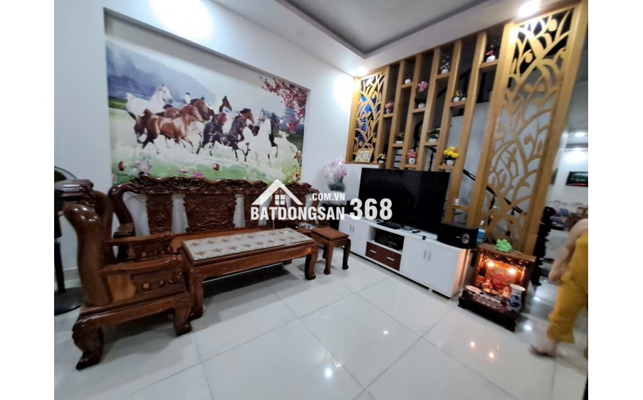 Nhà mặt tiền kinh doanh Tây Hòa – hoàn công – gần chợ và Metro