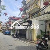 ĐẦU TƯ, BÁN NHÀ NGUYỄN VĂN CỪ, 210TR/M2, 20M RA PHỐ, Ô TÔ TRÁNH , NHÀ 3 TẦNG.