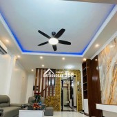 CC bá.n nhà Phạm Văn Đồng 37m thang máy- kinh doanh - ở sướng 9.35 tỷ