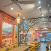 Mặt tiền quyền lực rộng 8,2m, Dt 165m2, giá 76 tỷ. Mặt phố Nguyễn Ngọc Nại, Thanh Xuân.