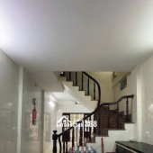 Gấp Cần bán nhà Nguyễn Khang 30m2 4 tầng full công năng - Oto đỗ cửa - Kinh doanh - Giá Nhỉnh 9T