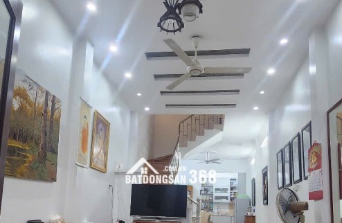Nhà đẹp phố Phúc Tân-Hoàn Kiếm-Hà Nội, 4 tầng, ô tô đỗ cửa, sân cổng, ba bước tới hồ Hoàn Kiếm