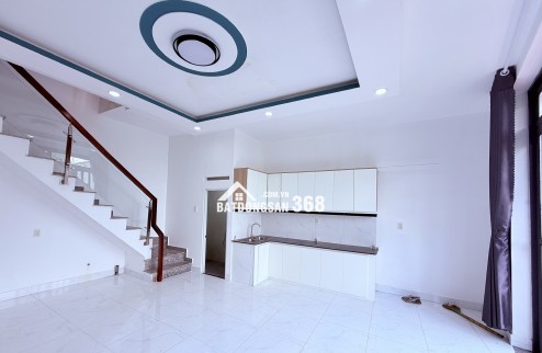 NHÀ ĐẸP HỐC MÔN , GẦN CHỢ , KCN GIÁ HƠN 700TR Sổ hồng riêng