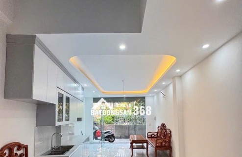 Bay Nhanh - Chủ hạ sốc 500tr!!! Nhà cực đẹp - Đối diện Aeon Mall - 36m2 - chỉ 5.7 tỷ