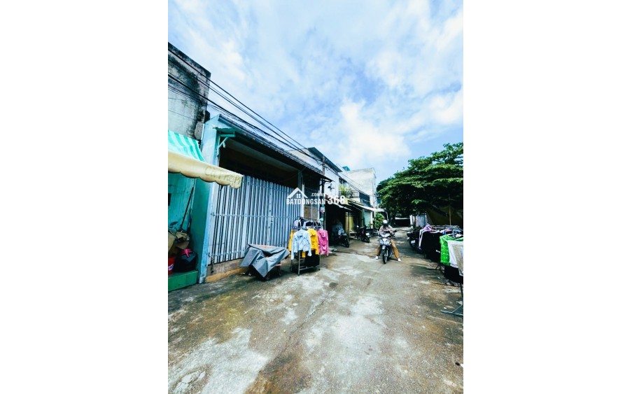 Chủ cần tiền bán gấp Nhà Cấp 4 hẻm đường số 6, phường Long Trường, Q9, dt 76m2(5mx15m) Đường 7m, giá 4.5Tỷ