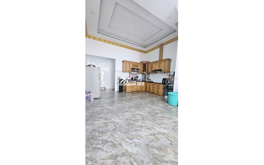 Bán nhà mặt tiền 114m2 (5x23m), 3 tầng 4PN, KDC Nam Khang, Long Trường, Q9, chỉ 9.7 tỷ