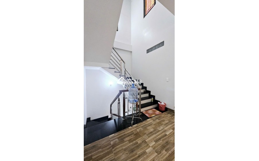 Bán nhà mặt tiền 114m2 (5x23m), 3 tầng 4PN, KDC Nam Khang, Long Trường, Q9, chỉ 9.7 tỷ