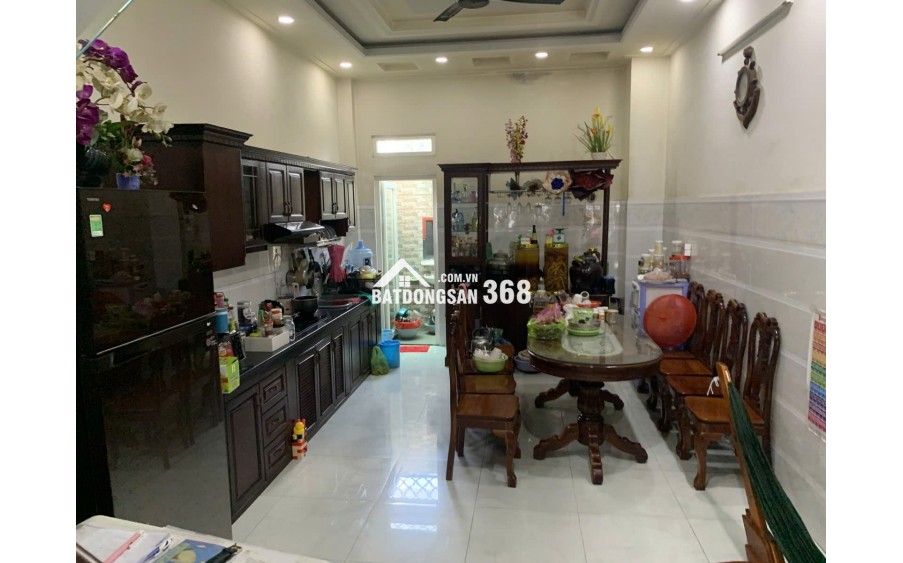 Gấp bán nhà HẺM 8M đường Lò Lu 68m2 3 tầng giá nhỉnh 6 tỷ Quận 9