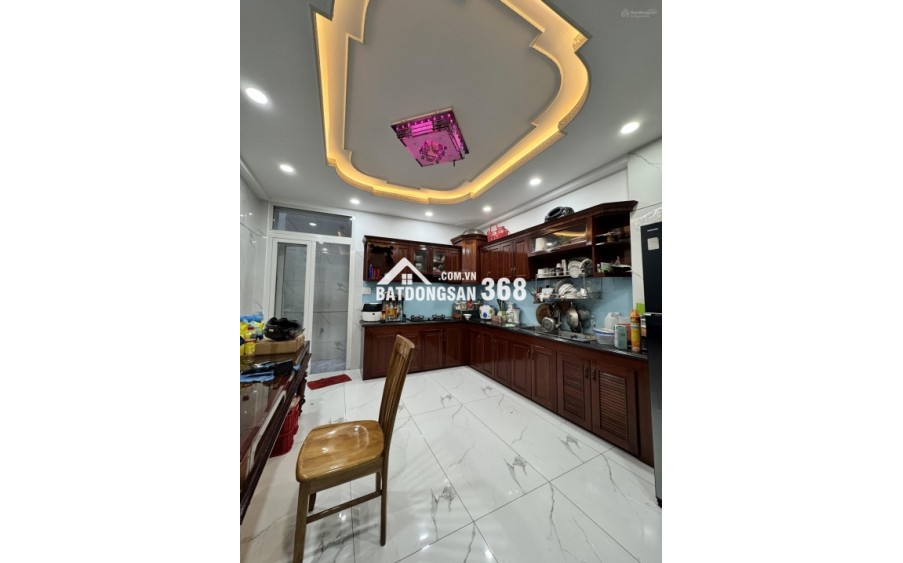 Cần bán nhà, DT (4,2 x 16,5), 4 lầu, đường 8m, gần Nguyễn Oanh, Gò Vấp, giá 6,2 tỷ.