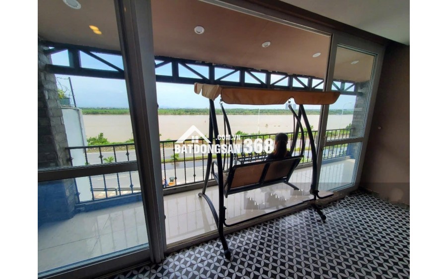 Chính chủ rất cần bán căn biệt thự mặt phố ven sông, 180m2, giá 39 đại gia Thượng, Tây Hồ
