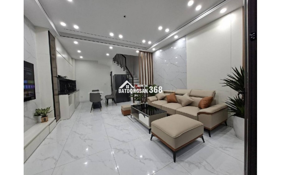 Bán nhà Ngõ 61 Lạc Trung, 38 m2, 5 tầng, gần khu phân lô, giao thông thuận tiện. 7,5 tỷ