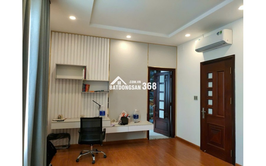 Bán nhà mặt tiền đường số 94 Quận 2 160m2 5 tầng BTCT NGANG KHỦNG 8M