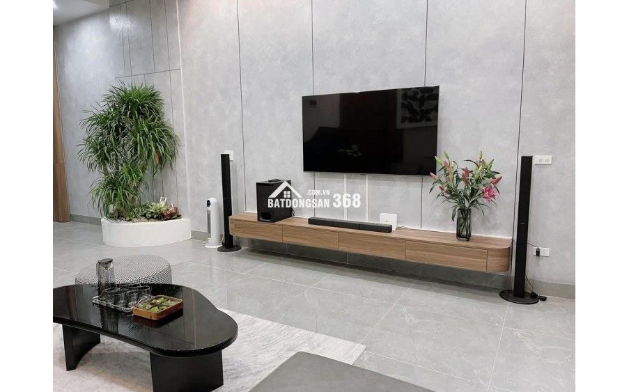 Nhà đẹp 1 trệt 2 lầu full nội thất cao cấp ngay trung tâm Thủ Dầu Một