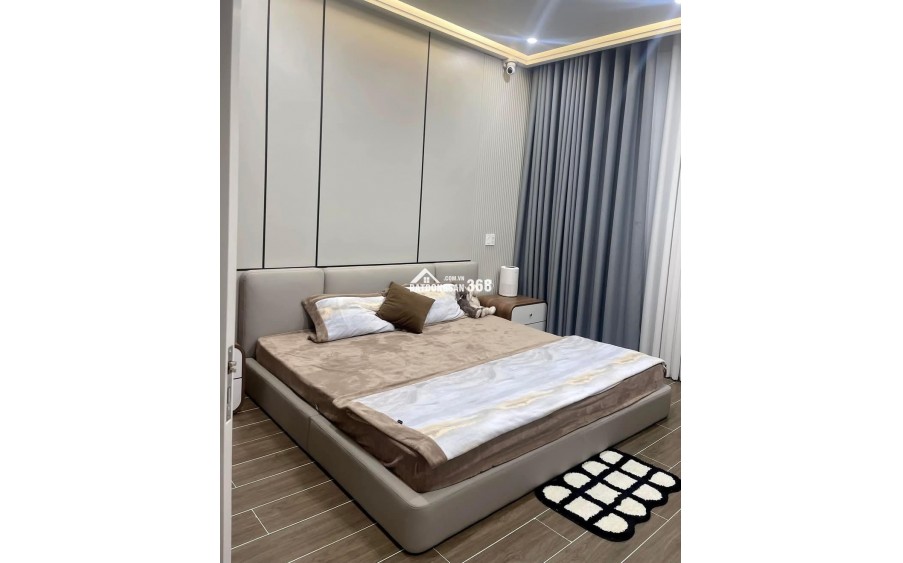Nhà đẹp 1 trệt 2 lầu full nội thất cao cấp ngay trung tâm Thủ Dầu Một