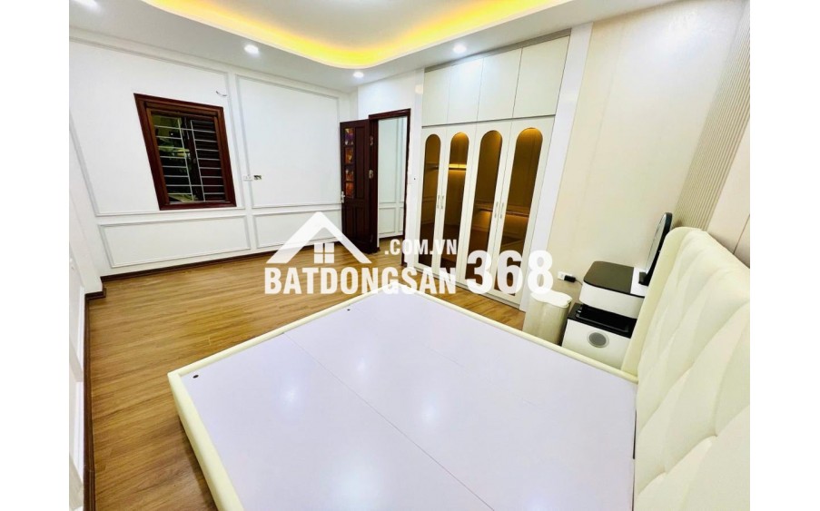 BÁN NHÀ PHỐ LA THÀNH FULL NỘI THẤT MT 6M DIỆN TÍCH 35M2 GIÁ 7 TỶ