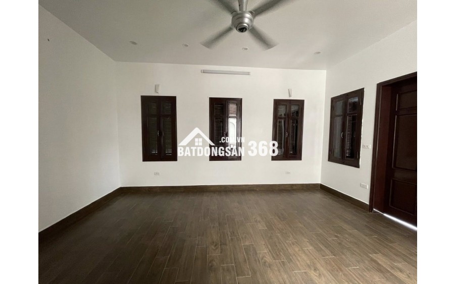 Chính chủ bán biệt thự lô góc khu nhà ở 18-4 Thanh Bình Mỗ Lao DT 165m2 x 3 tầng giá 31.9 tỷ