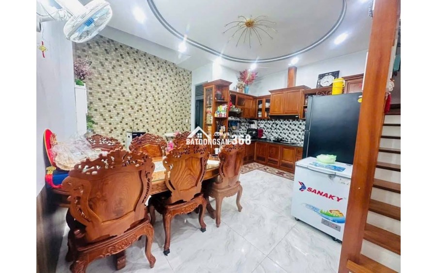 Bán nhà 1 trệt 2 lầu hẻm ô tô đường Phạm Hồng Thái, P7, Vũng Tàu.