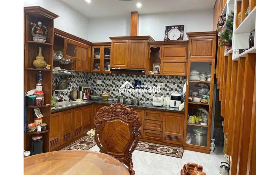 Bán nhà 1 trệt 2 lầu hẻm ô tô đường Phạm Hồng Thái, P7, Vũng Tàu.
