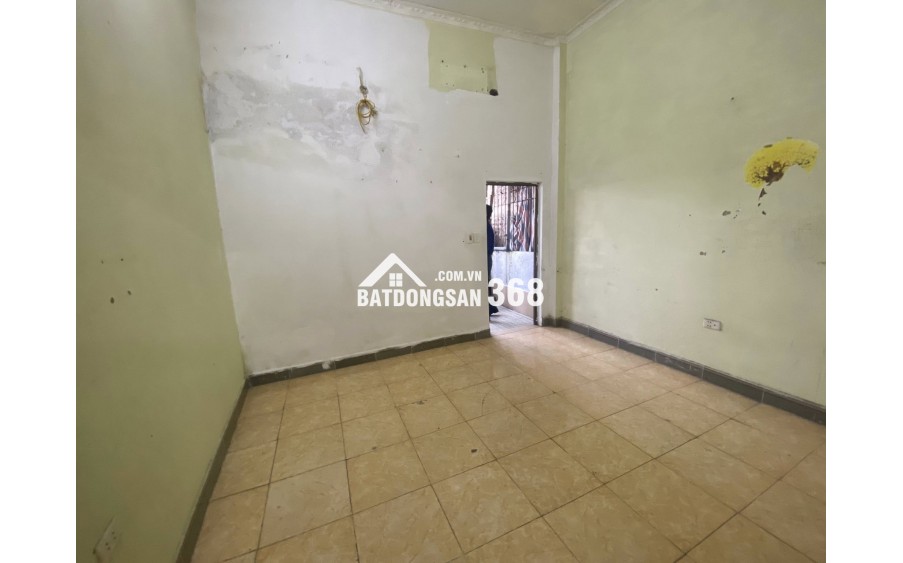 Bán nhà riêng Yên Nghĩa, 130 triệu/m2, 38,5m2, 2PN + 2WC, sát chợ , sát kdt